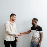 Perkenalan diri (self-introduction) dalam bahasa Inggris