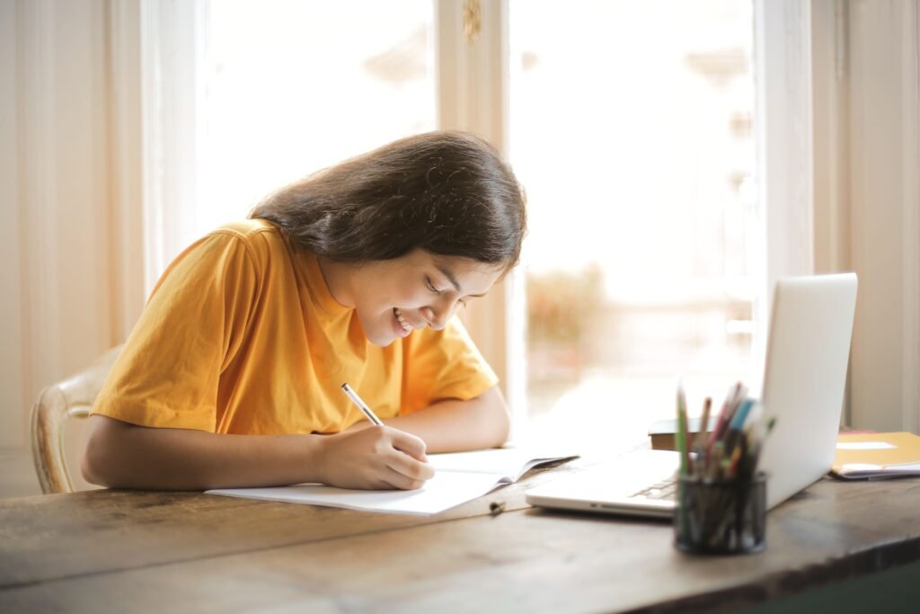 Cara meningkatkan kemampuan bahasa Inggris dari rumah